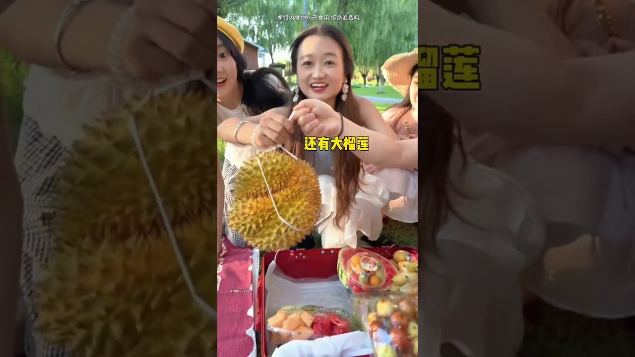 GIFTS IN SUITCASE 🏆😍Introducing the "VitaWear SmartBand," nextgeneration wearable gadget