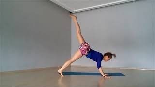 Acrobatic Yoga नतय यग