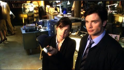 Smallville - Masquerade 10x14 (Clois) - Lois & Clark Talk About His Identity [HD]