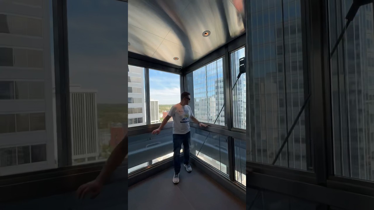 Walking around Freedom Parkin Rosslyn 