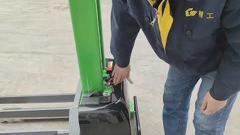 Introducing our All-Electric Self-Loading Stacker—now with pull-out battery design!