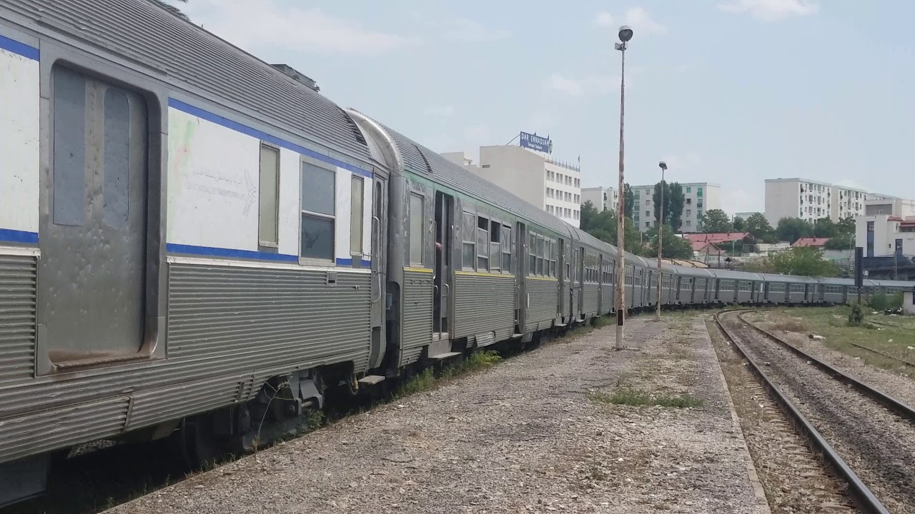 أطول قطار🚃🚃🚂 لنقل الطلبة في الجزائر