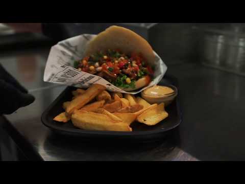 Video: Paras Paikka Syödä, Oleskella Ja Pelata Charlottesvillessä, Virginiassa