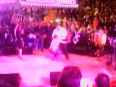 Golpeadores Juan y Jenni Rivera (NACA) medio matando a fan -Abasolo, Guanajuato-