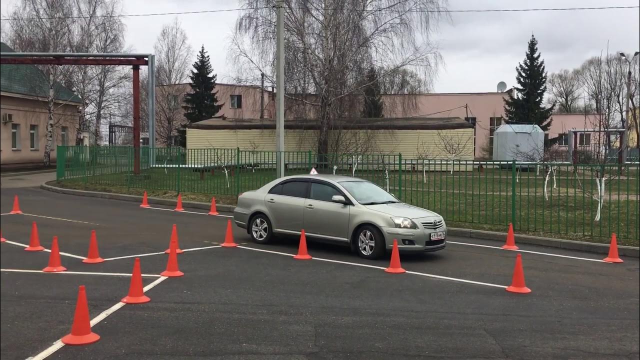 Видео уроки автошколы пдд. Параллельная парковка на экзамене в ГАИ. Вождение экзамен автодром в ГАИ. Экзамен ГИБДД вождение площадка. Экзамен ПДД 2021 на автодроме.