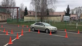 Сдача экзаменов на площадке ГИБДД. Упражнение "Параллельная парковка" Сдача экзаменов на площадке ГИБДД. Упражнение "Параллельная парковка"
