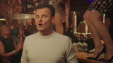 Wilfred Genee - Zomaar Een Avond In De Kroeg (Officiele Video)