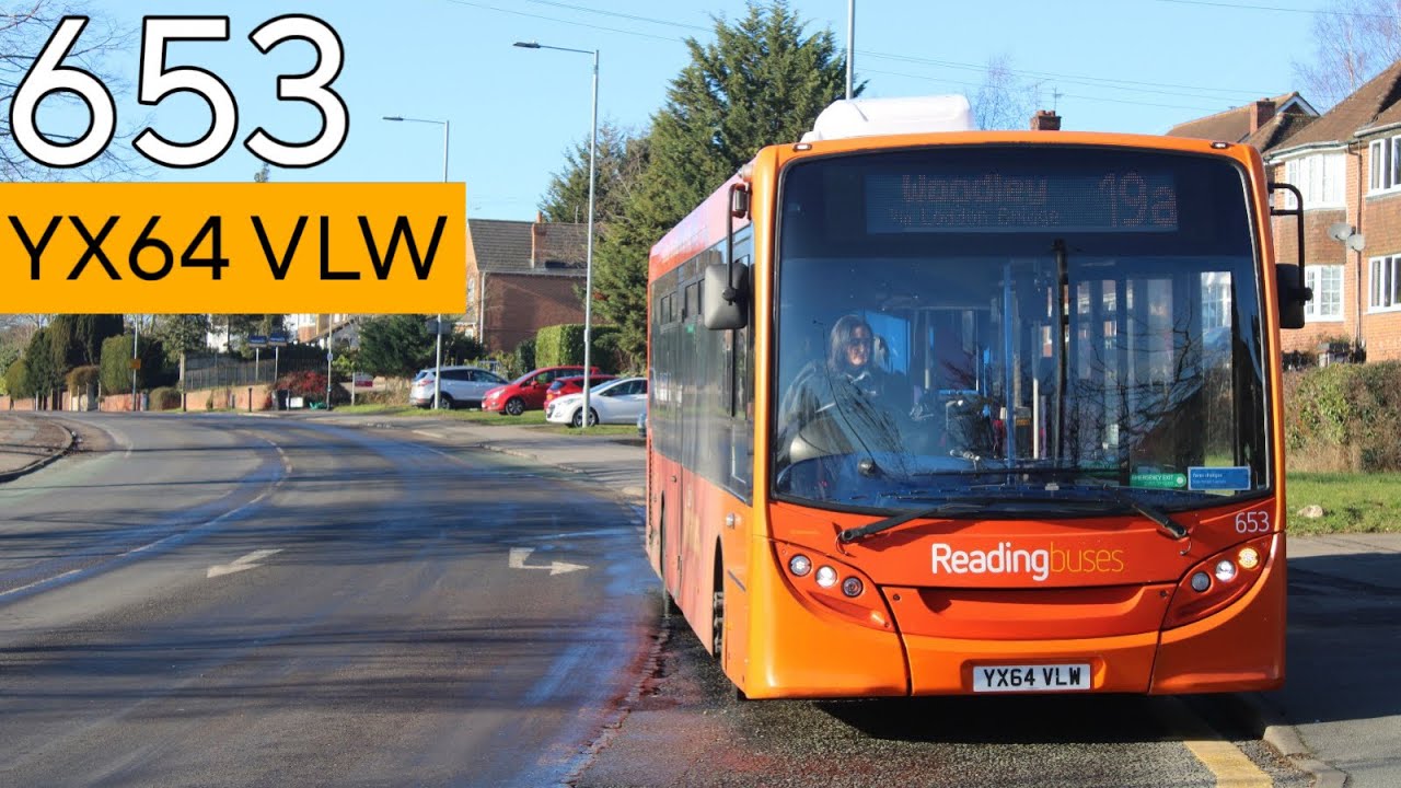 Amazing Reading E200 653 (YX64 VLW) on the Little Oranges 19a to Woodley 10/1/26