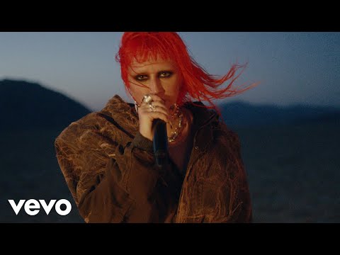 Amelia Moore - underwater (Lyric Video)