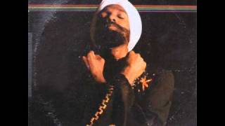 Video thumbnail of "Lonnie Smith - When The Night is Right"