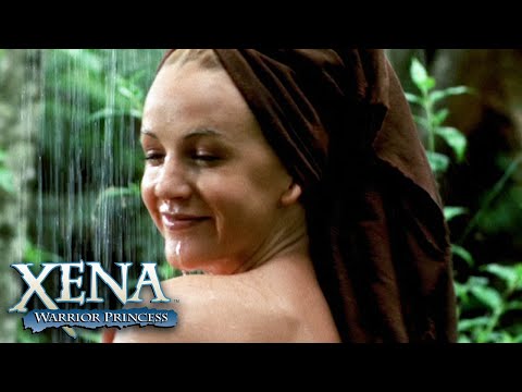 Xena Steals Gabrielle's Shirt While She's in The Shower | Xena: Warrior Princess