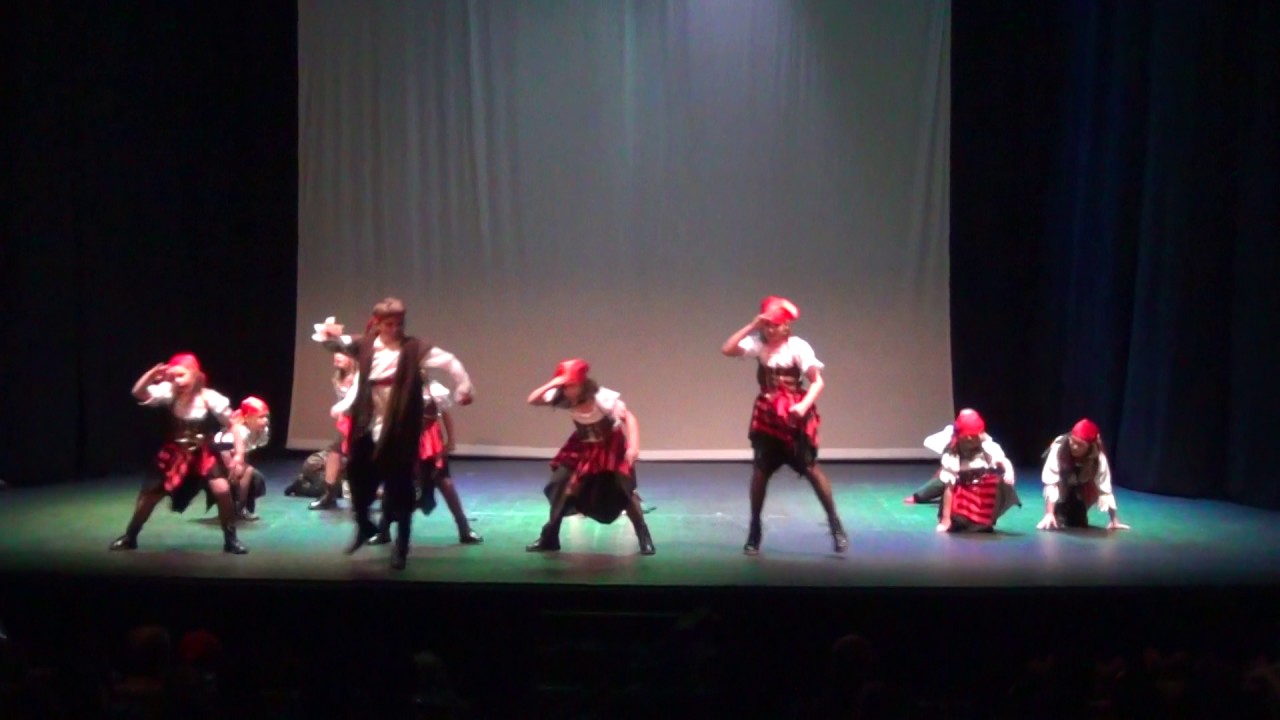 GALA DE NAVIDAD 2016 SEGUNDO PASE: OU YEAH - Piratas del Caribe