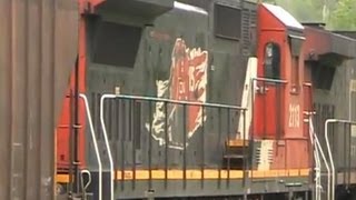 CN Train Spotting: RARE!!! CN C40-8 #2113 15th Anniversary Engine Trailing On CN 309 4/5 6/5/12
