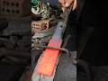 Membengkokkan dodos tua #blacksmith #medievalblacksmith #kerajinantangan #viral #shorts #youtube