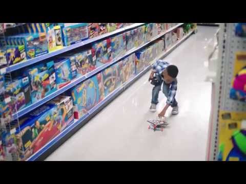 トイザらス店内で遊んでいると思わぬ結果に