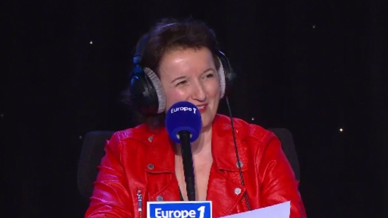 Anne Roumanoff : "Christophe Barbier et son écharpe rouge" - YouTube