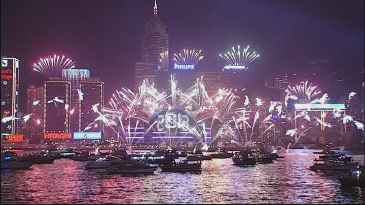 Toxicado 1.3g single ignition firework display box — epic fireworks Hong Kong welcomes 2013 with fireworks show at Victoria Harbour - YouTube