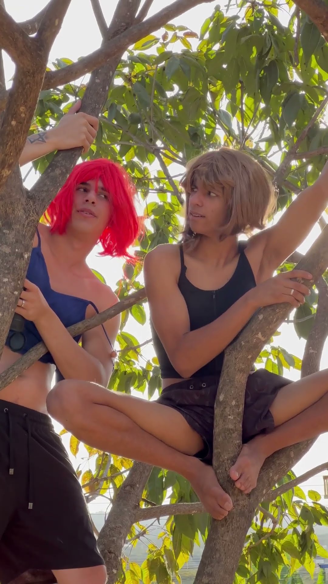QUANDO EU E MINHA AMIGA DESCONFIA QUE É SILICONE