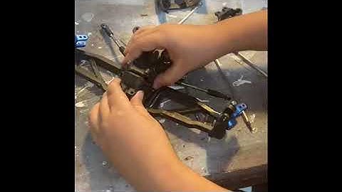 Traxxas Rustler 4x4 vxl | Servo front differential replacement