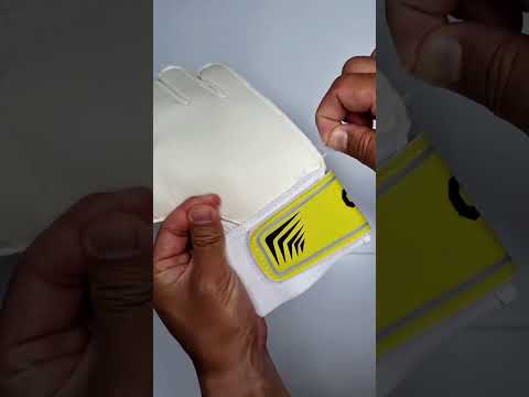 أسوا قفازات حراس مرمي في ألعالم   