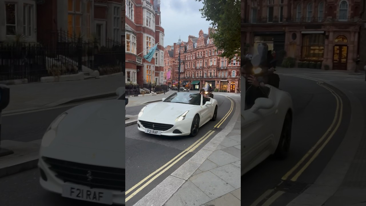 Ferrari California T trying it best to show off while revving !! ￼