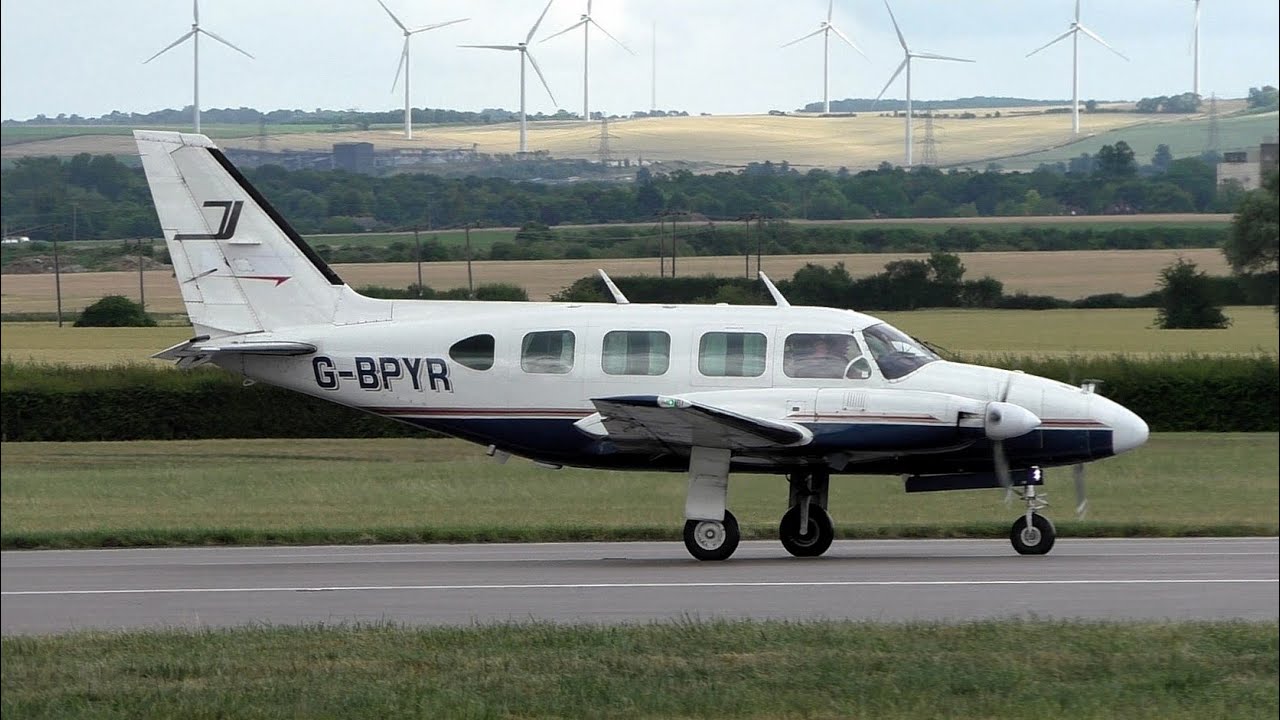2Excell Aviation Piper PA-31 G-BPYR Take Off at Cambridge Airport - YouTube