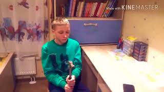 Niño Loco Rompe Su Celular Parodia