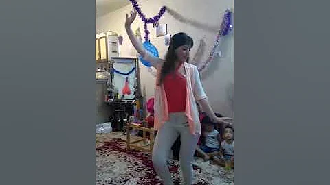 رقص زیبای دختران ایرانی درمنزل (آهنگ شاد ایرانی)