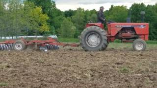 Allis-Chalmers 185 discing.