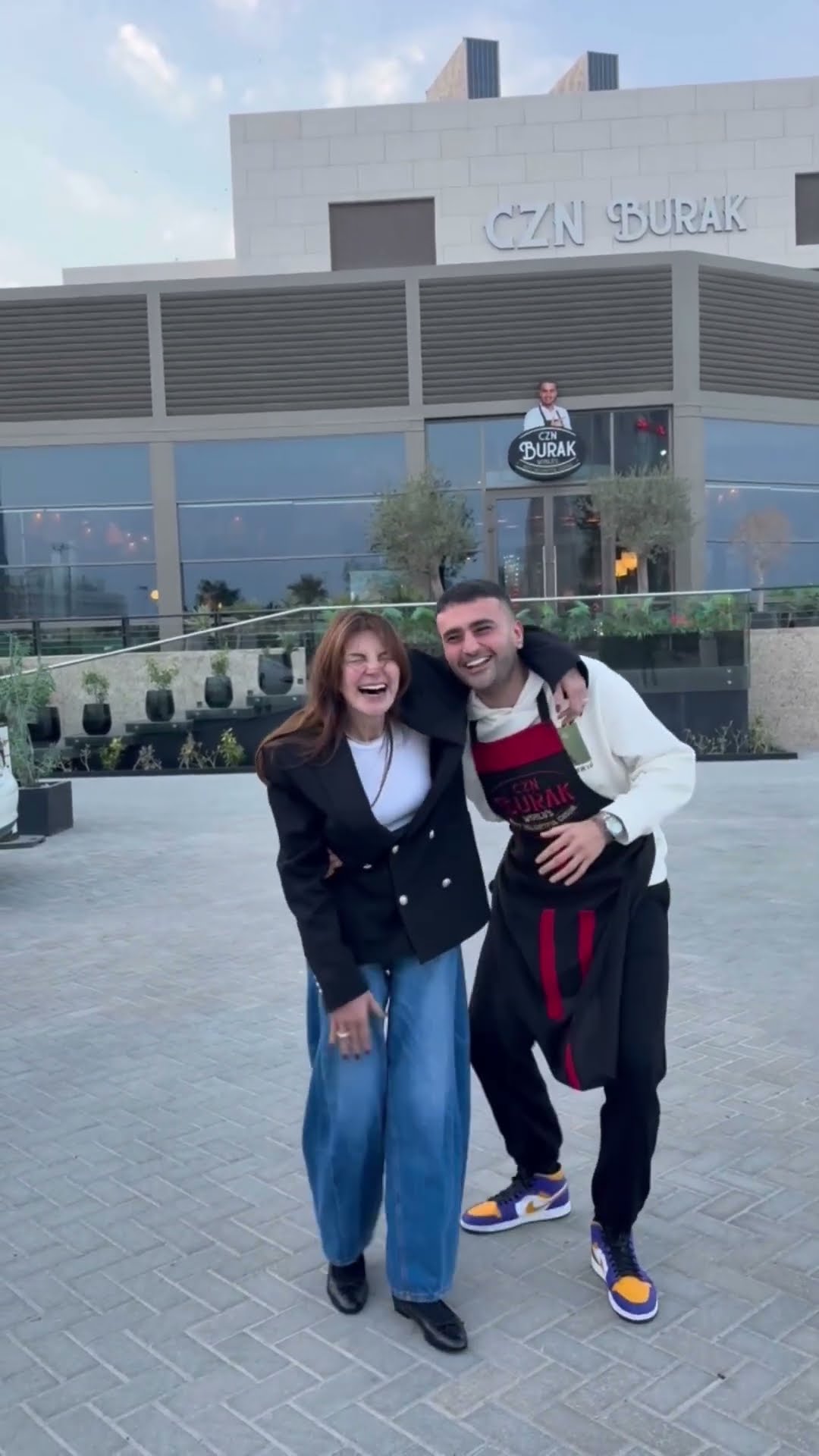 Czn Burak Annemle Trend Video Güzel Olmuş Mu? #shorts #cnzburak
