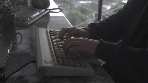 IBM Model F XT - Typing