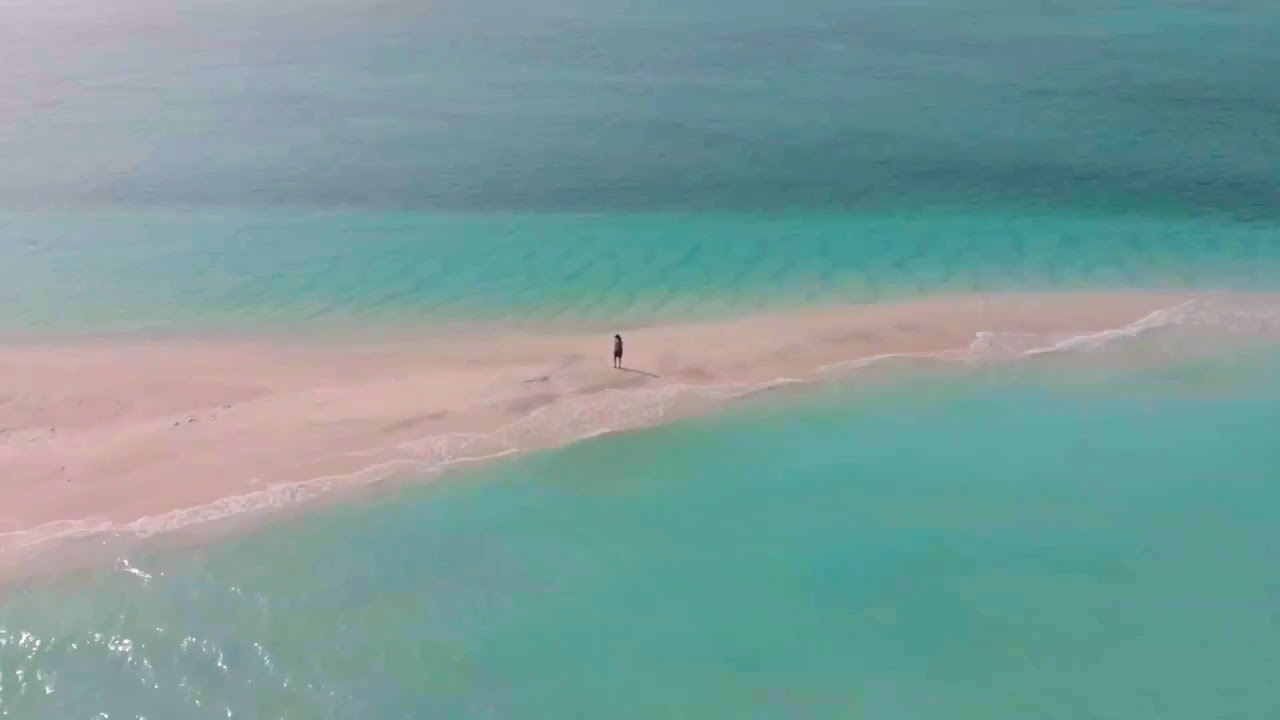 Maldives - Thulusdhoo beach