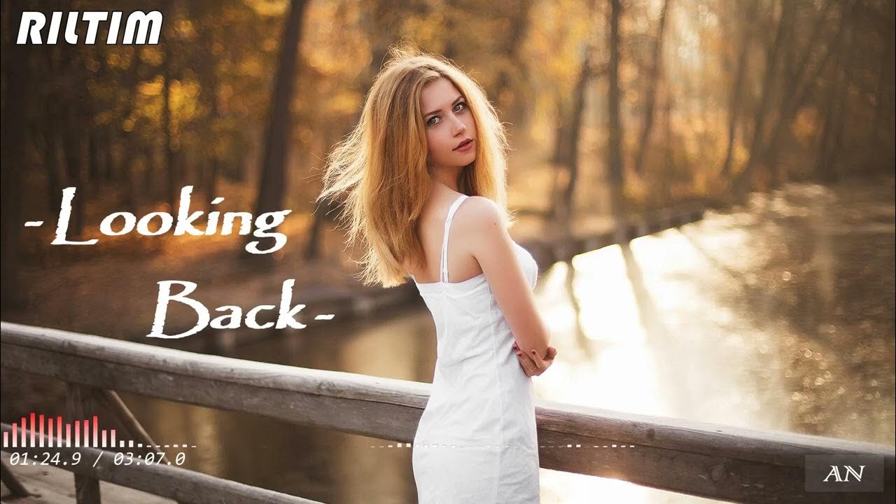 Красивые брюнетки. Девушка боком. Фотосессия девушки. Девчонки. Одиночество девушка.