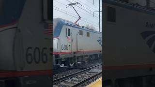 Amtrak 606 Acs64 Leads Amtrak 19 In The Pouring Rain Through Jersey Ave Nj 572022