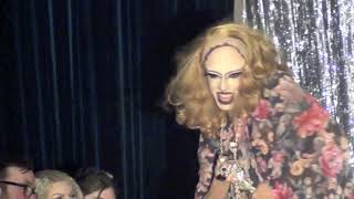 Vänder Von Odd: "Goodbye Horses" @ Showgirls!