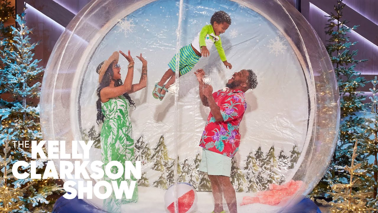 Watch This Family Take A Holiday Card Photo Inside A Human Sized Snow watch-this-family-take-a-holiday-card-photo-inside-a-human-sized-snow