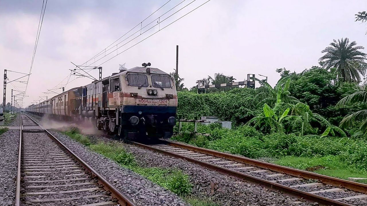 Dust storm:Empty Rake skipping Very High speed With EMD || indian Railway