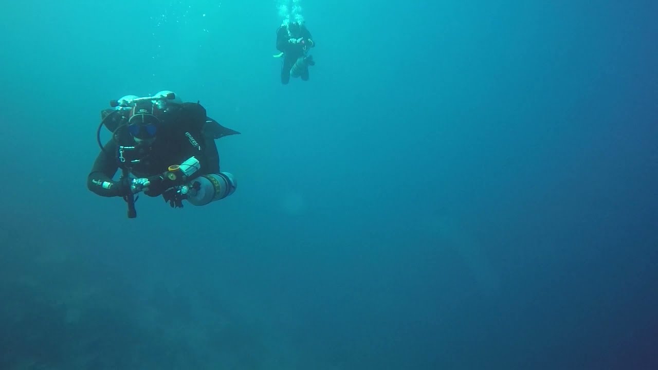 diving in Dahab near the ancient port of the Nabataeans and an interesting object at the bottom
