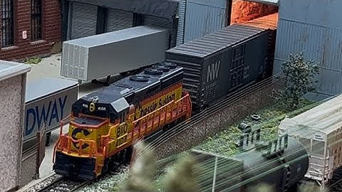 DT&I run through train interrupts switching at ITT Grinnell 