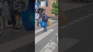 Swarming Neue Generation Berlin vor ARD Studio 01.06.26 023