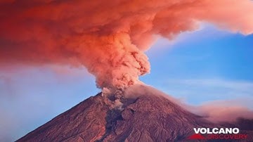 Stunning Video Close-Up of Mount Merapi Volcano Eruption in Indonesia