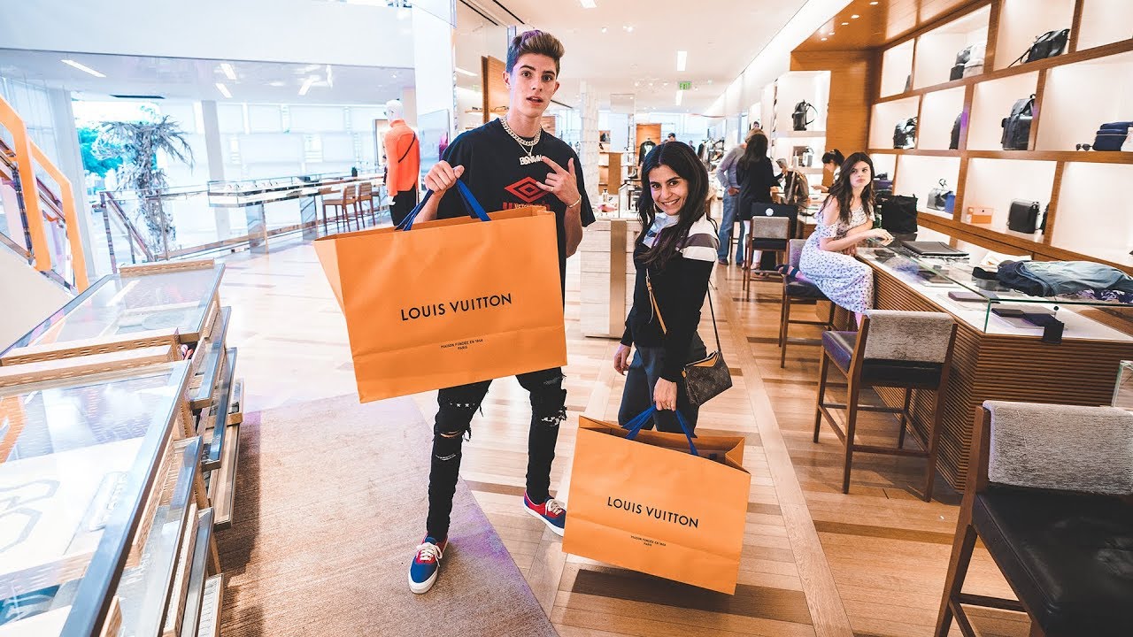 Teenager Goes on A $5000 Shopping Spree at Louis Vuitton! - YouTube