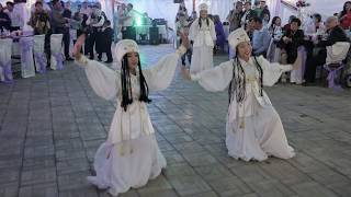 Хакаский танец на свадьбе Хакаский танец на свадьбе