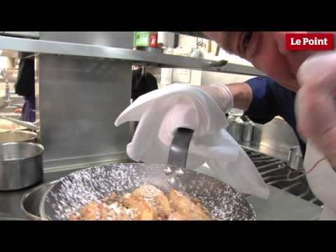 Vidéo: Saucisses Grillées Aux Poires