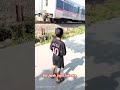 Awas Kereta!!! Cuaca Sore Yang Cerah Bocil Lihat Kereta Api Jarak Jauh Taksaka