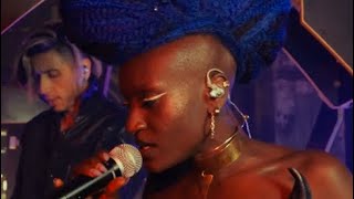 BIGGER THAN US - LIVE | DTLA Immersive Set