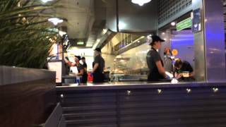 Shake Shack-кафе быстрого обслуживания. Shake Shack-кафе быстрого обслуживания.
