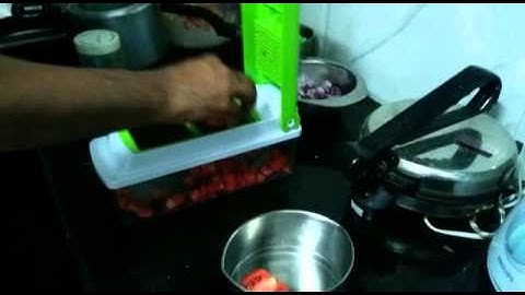 Nicer Dicer: Cutting of tomato