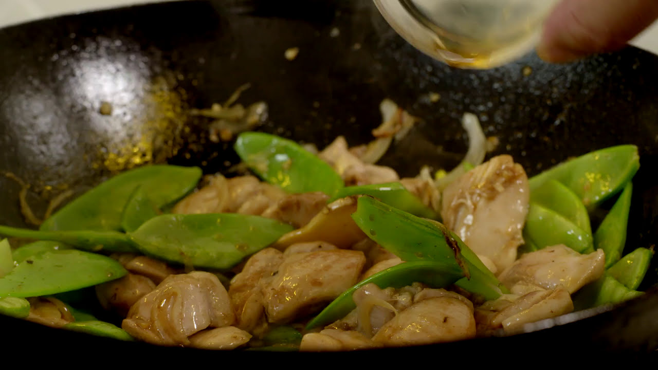 Create a Deliciously Simple Chicken Stir Fry with Adam Liaw  | The Good Guys