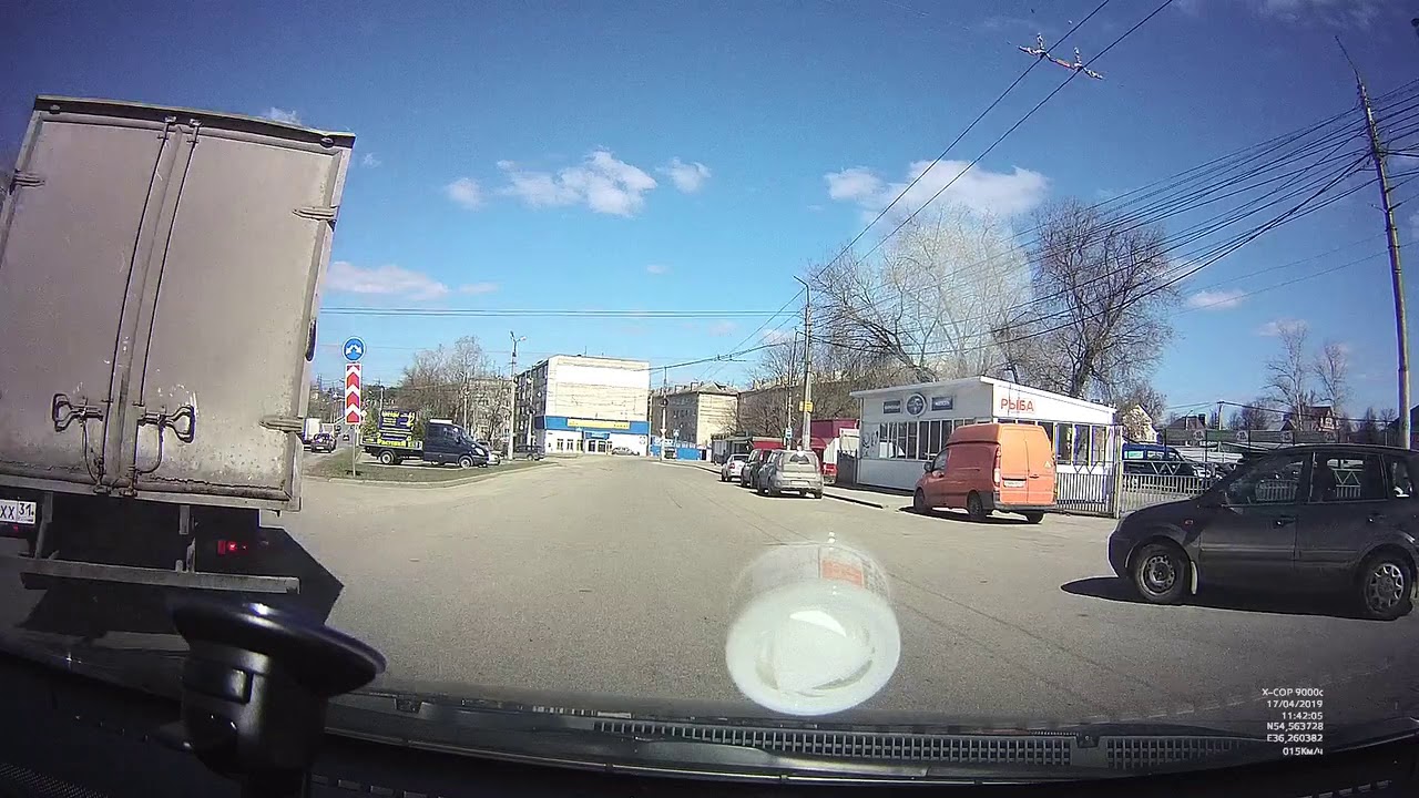 Уступи дорогу пожарной машине